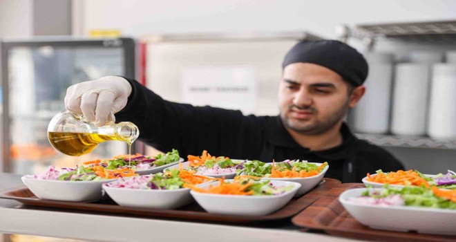 Buca’nın zeytinleri menüye girdi