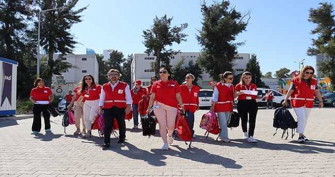 Türk Kızılay İzmir İl Merkezi'nden eğitime destek