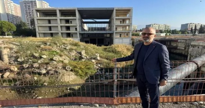 Ak Parti'li Yıldız: Mavişehir Opera Binası kaderine terk edilmiş bir enkaz