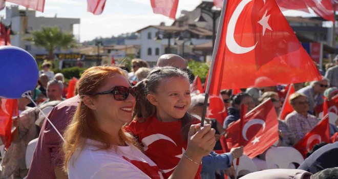 İzmir’in dört bir yanında Cumhuriyet etkinlikleri
