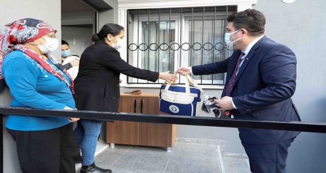 Yeni yılda Bucalı bebeklere yeni doğan seti