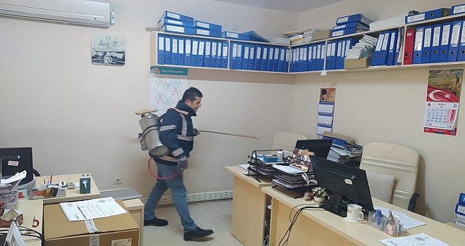 Karşıyaka İlçe Tarım  Müdürlüğü binası dezenfekte ediliyor...