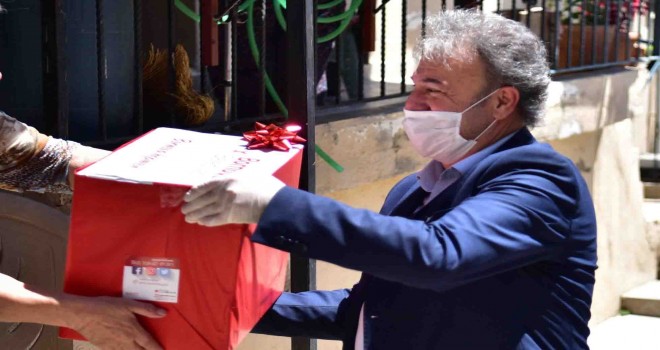 Dünya’nın desteği Bornova’da