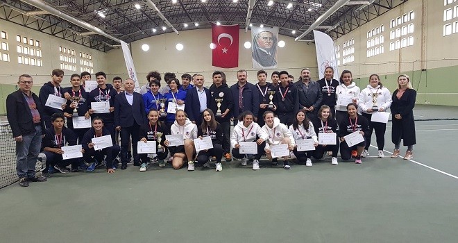 Türkiye Gençler Tenis Şampiyonası Karşıyaka'da yapıldı