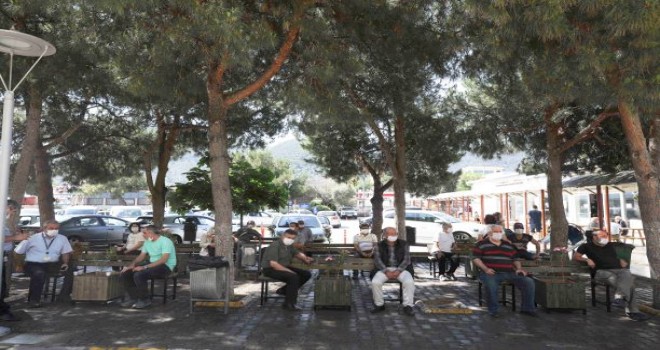 DEÜ'den sosyal mesafeye uygun bank tasarımı