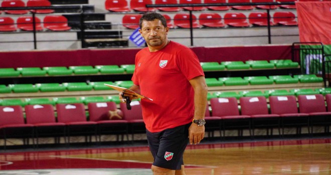 Sarıca: Sahada sonuna kadar mücadele edecek bir Pınar Karşıyaka olacak