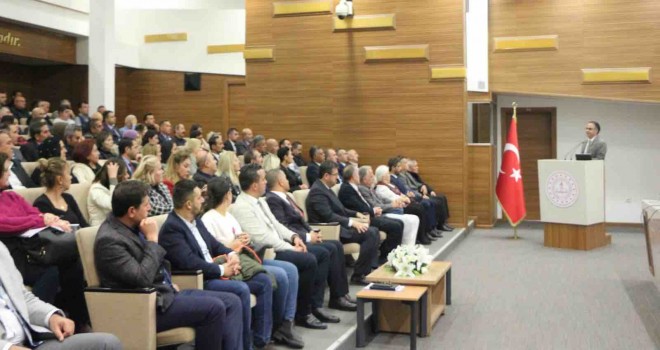 İzmir İl Milli Eğitim Müdürü Dr. Ömer Yahşi, ilkokul müdürleriyle bir araya geldi