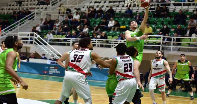 Bornova Belediyesi Karşıyaka 14 sayıdan maçı verdi