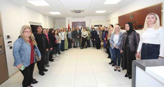 AK Partili kadınlar Türk kadınına ''Seçme ve Seçilme Hakkı'' verilmesini kutladı
