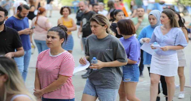 Bayraklı öğretmenlerini sınavla belirliyor