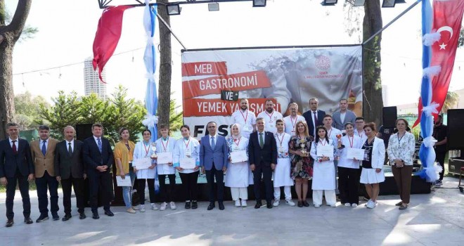 İzmir MEB Gastronomi Festivali'nde lezzet şöleni yaşandı