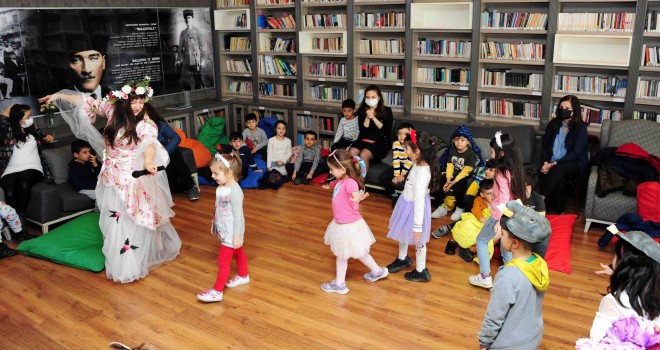 Balçovalı çocuklara Kütüphane Haftası'nda eğlenceli etkinlik