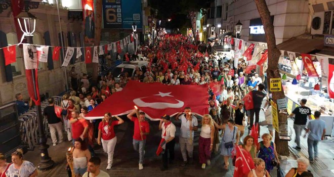Karşıyaka fener alayında buluştu