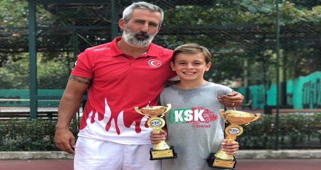 Karşıyakalı tenisçiden çifte şampiyonluk