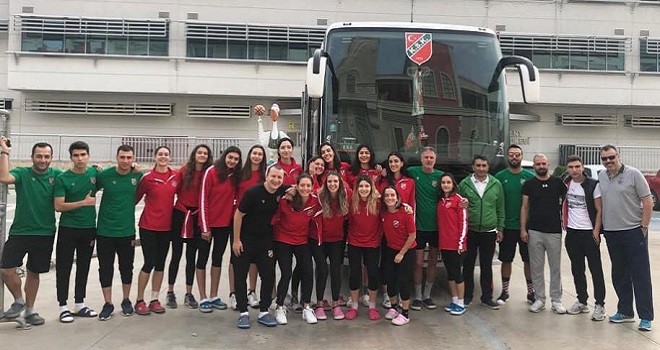 Karşıyaka Voleybol Çanakkale'ye gitti...