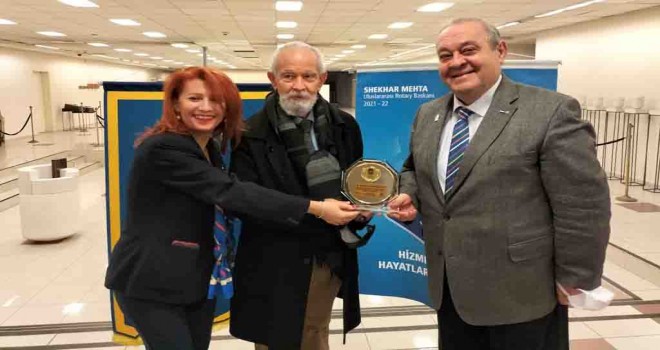 Karşıyaka Rotary Kulübü Meslek Hizmet Ödülü’nü Kızılcan'a verdi