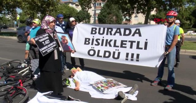 Karşıyaka'da kefenli eylem