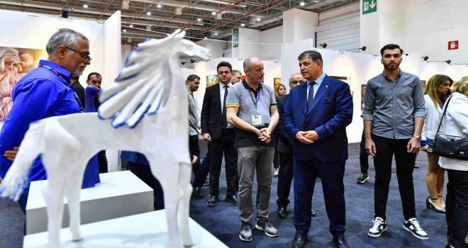 Sanat ve Antika Fuarı’na yoğun ilgi