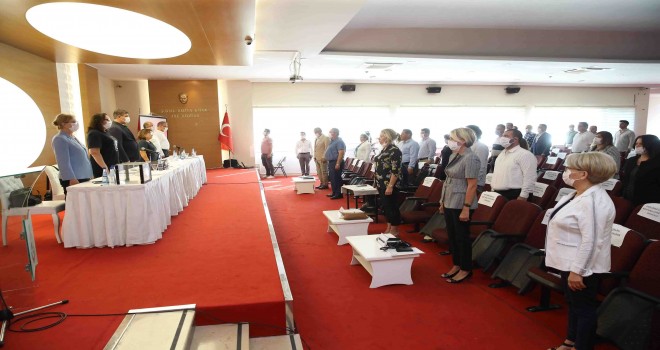 Karşıyaka Belediye Meclisi encümen ve komisyonları seçti