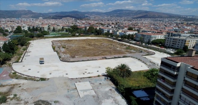 Karşıyaka Stadı arazisi 5 yıldır atıl duruyor