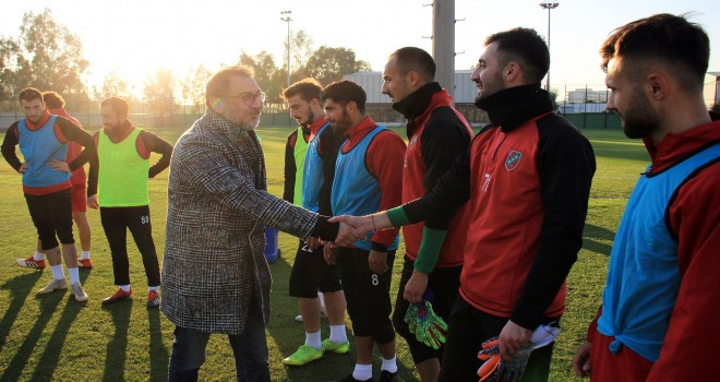 Karşıyaka hazırlıklarını sürdürüyor