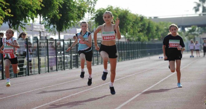 Atatürk’ün çocuklarından Karşıyaka’da 19 Mayıs yarışı