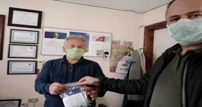 İzmir Büyükşehir’den muhtarlara hijyen paketi