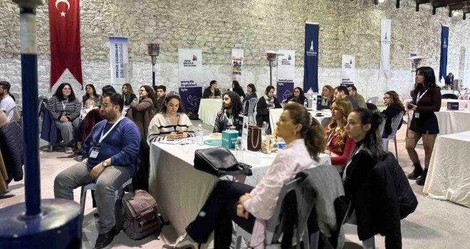 İzmir’de gençler kent yönetimine doğrudan katılıyor