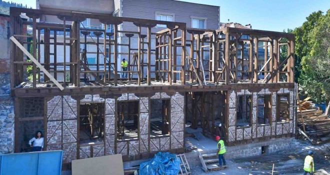 Carfi Konağı yeniden ayağa kalkıyor