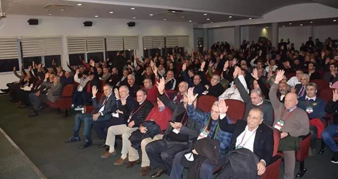 Karşıyaka'da tüzük kongresi öncesi yeniden düzenleme yapıldı