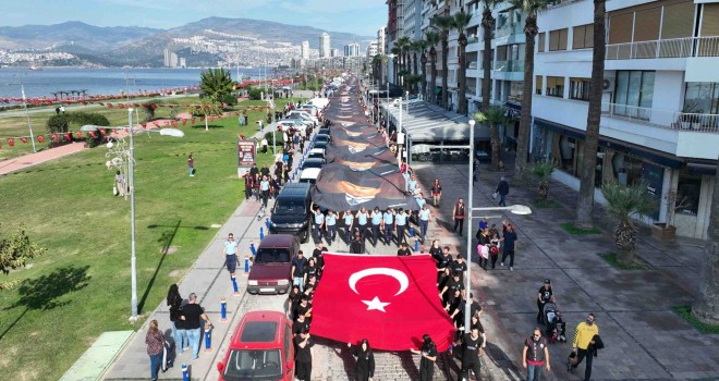 İzmirliler Ata’ya Saygı Yürüyüşü'nde buluştu