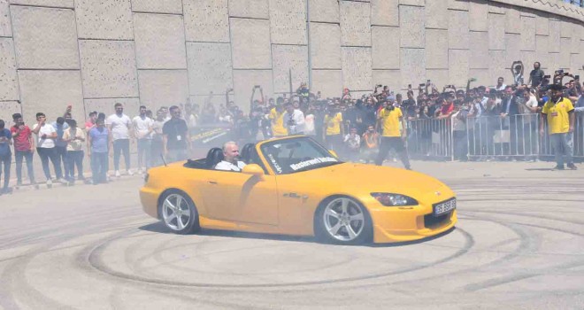 Modifiyeli araç tutkunları Menemen'de buluştu