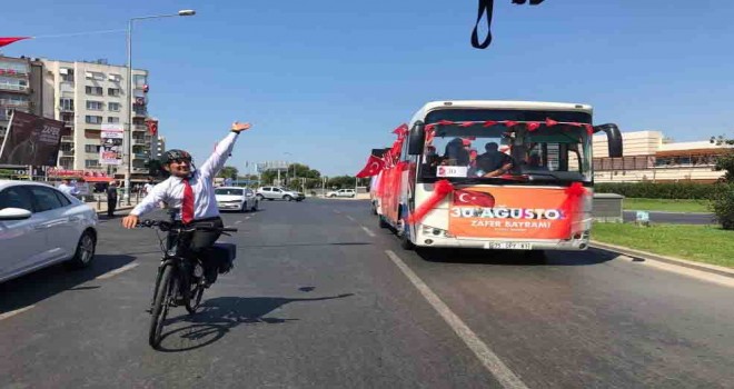 Başkan Soyer'den bisikletle Zafer turu