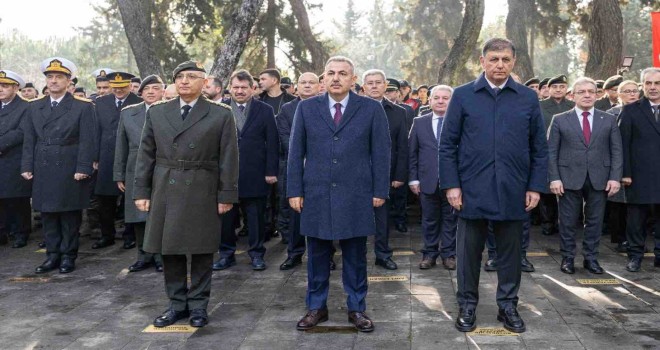 İzmir'de Çanakkale Zaferi töreni düzenlendi