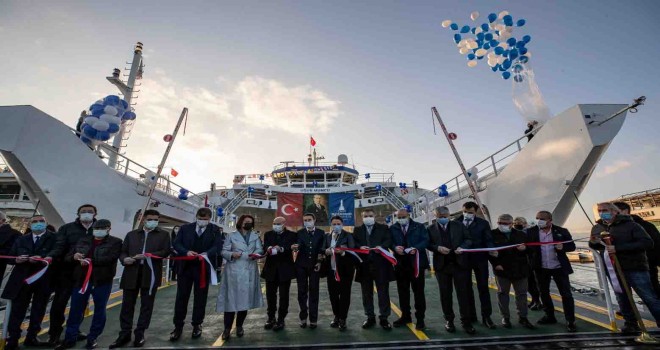 Uğur Mumcu Feribotu ilk seferini yaptı