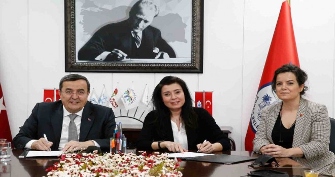 Konak Gençlik Destek Merkezi için ilk imzalar atıldı