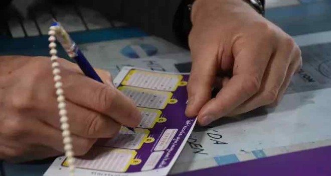 Karşıyaka'da bir talihli 15 milyon TL kazandı