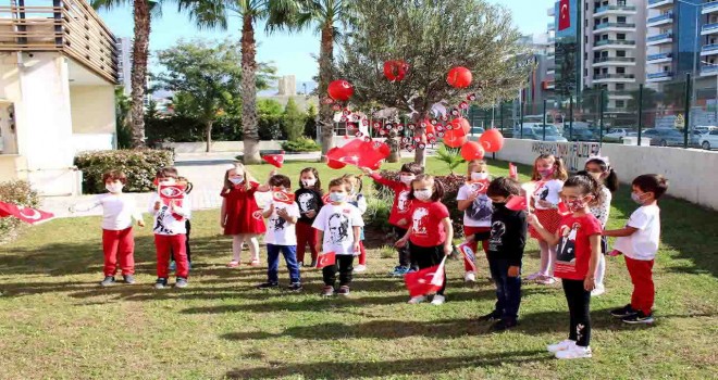 Karşıyakalı miniklerin Cumhuriyet coşkusu