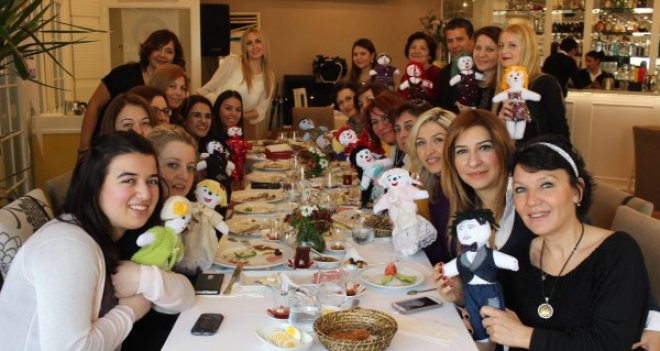 8 Mart Kadınlar Günü’nde hem buluştular hem de hasta çocuklara destek oldular