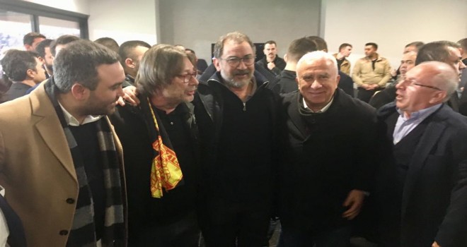 KSK Başkanı Büyükkarcı, Göztepe maçını stattan izledi