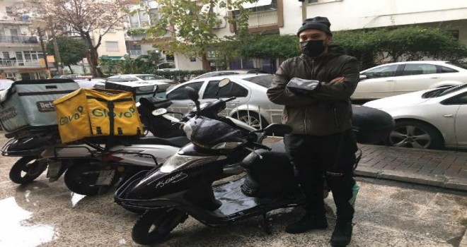 Asansörü kullanmaları yasaklanan paket servisçiler öfkeli...