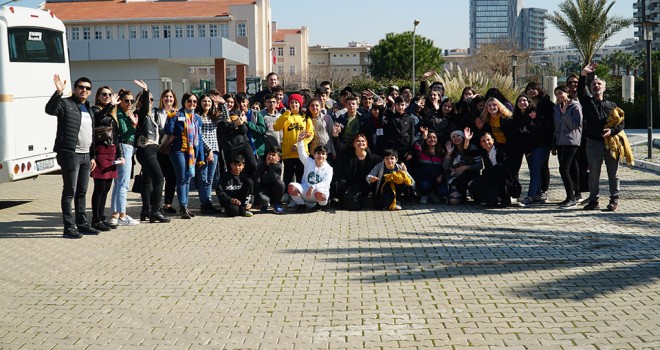 Türk ve yabancı öğrenciler Karşıyaka’da buluştu