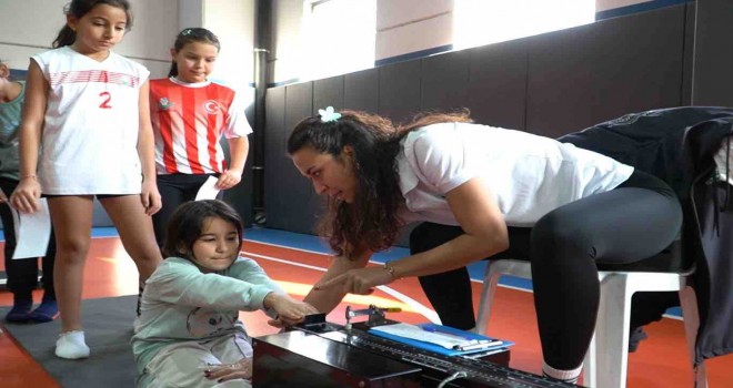 İzmir Büyükşehir’in sportif yetenek ölçümü İzmir’e yayılıyor