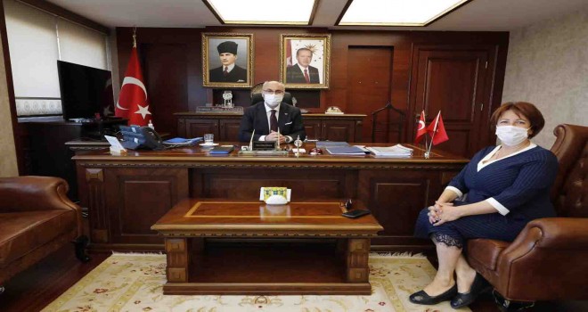 Karaburun Belediye Başkanı Erdoğan, İzmir Valisi Köşger'i ziyaret etti