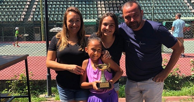 Pelin Toker şampiyon...