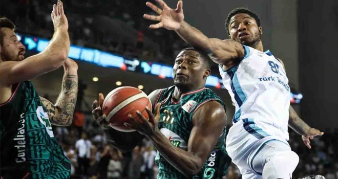 Pınar Karşıyaka Ankara'da seriyi eşitledi saha avantajını kaptı