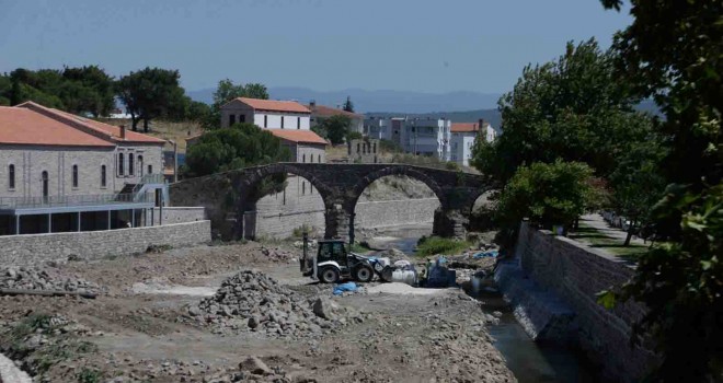 Bergama Selinos Antik Kanal’da çalışmalar hızla devam ediyor