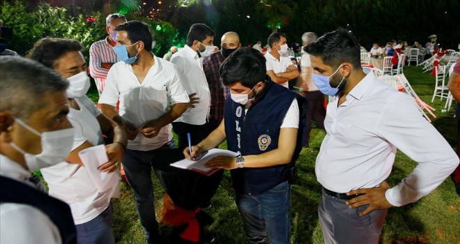 Düğünlerde Kovid-19 nöbetine devam