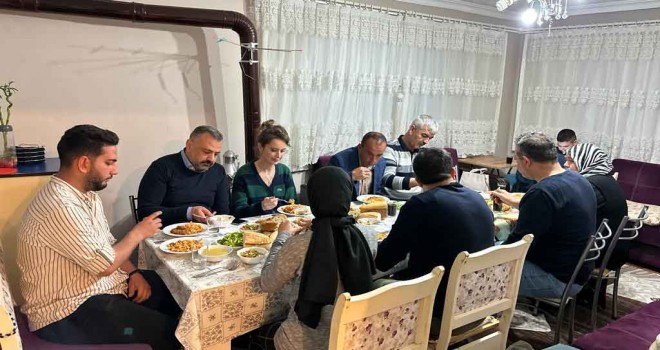 CHP İzmir'den iftar ve sahur ziyaretleri