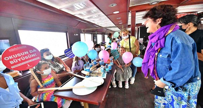 Bergama Vapuru kız çocukları ve aileleri için Körfez'i turladı